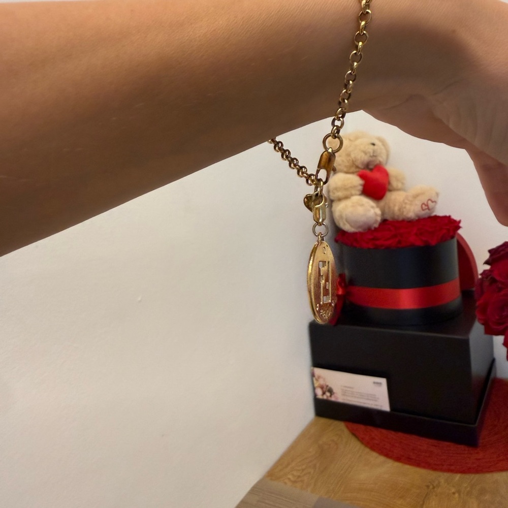 Fendi
Fendi FF Identification Gold Tone Charm
Bracelet - Picture 7 of 7